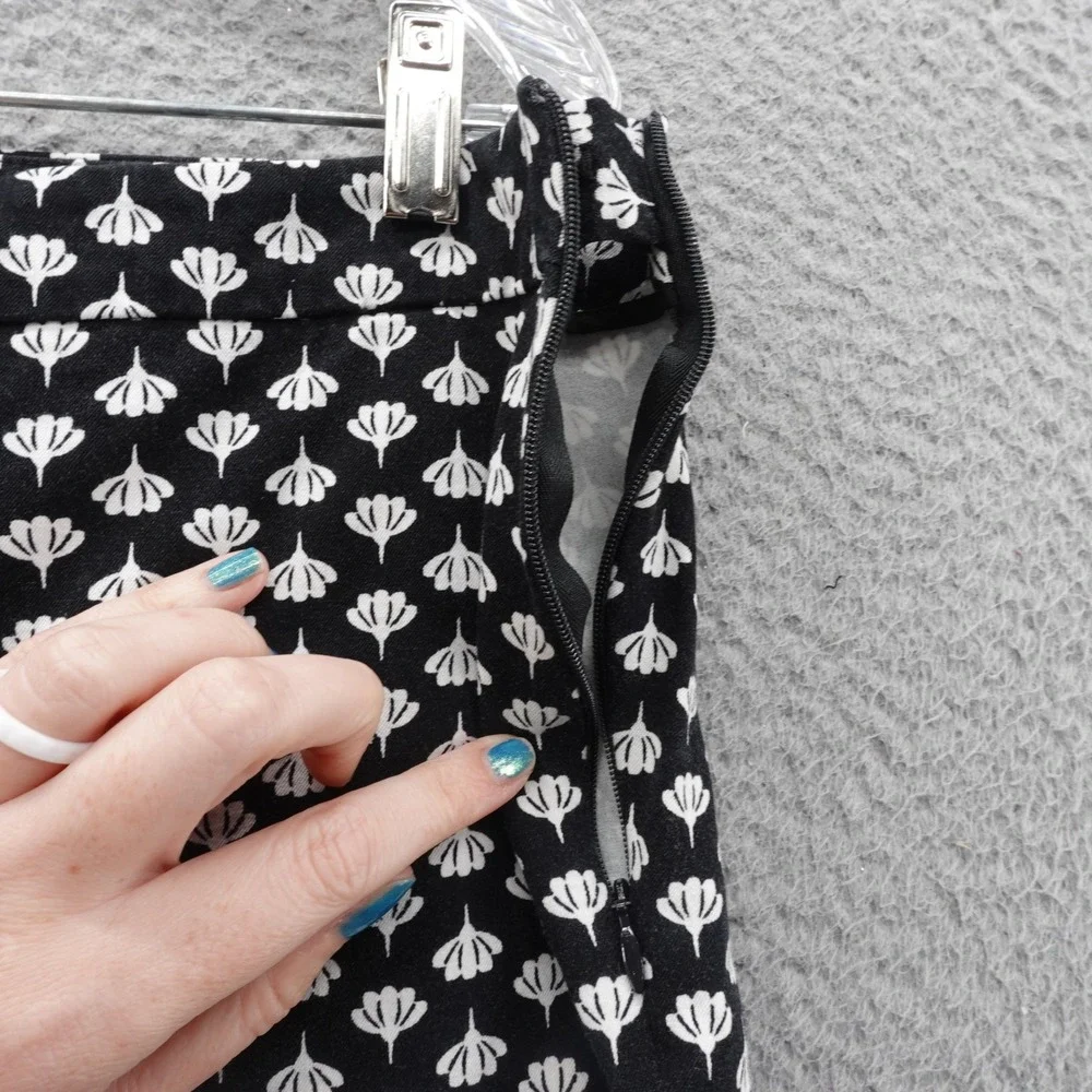 Talbots Floral Print Pants Black White 10P‎ Womens Stretch Cropped Trousers - Picture 5 of 16